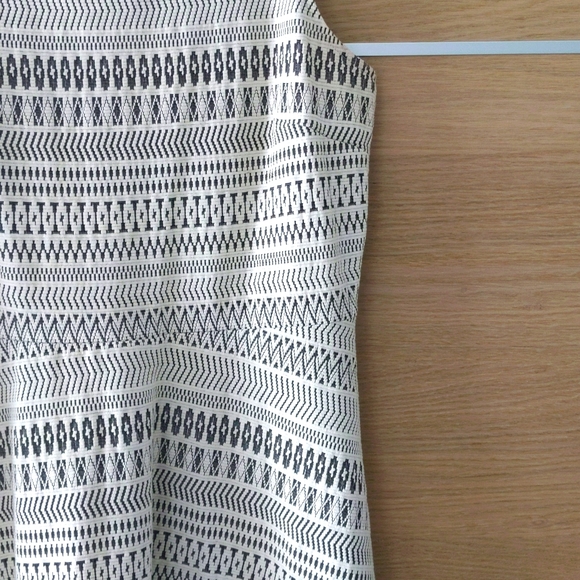 Banana Republic dress, size 6, black and white - Picture 3 of 5